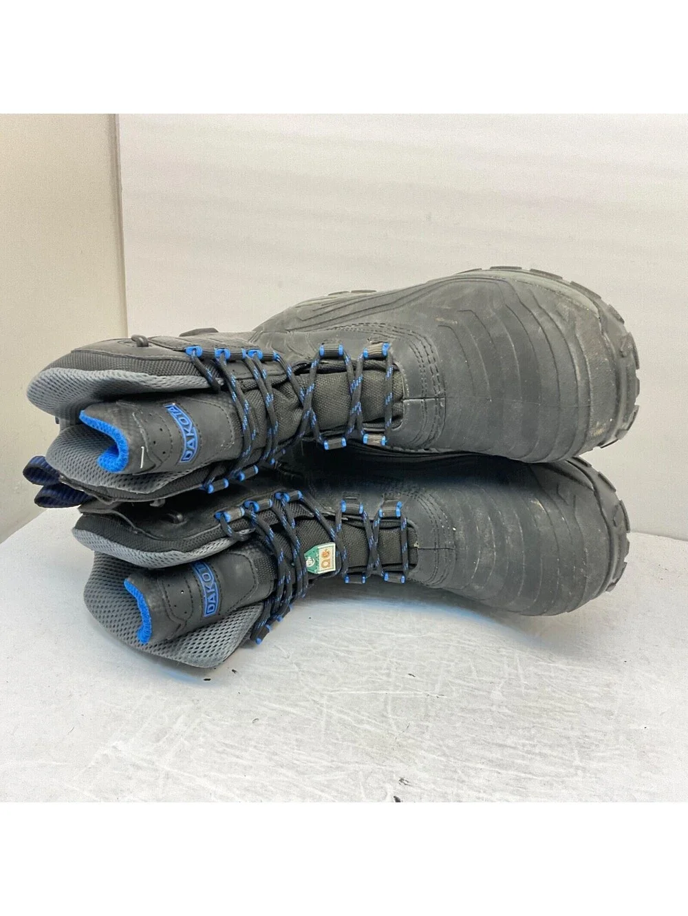 Dakota used boots